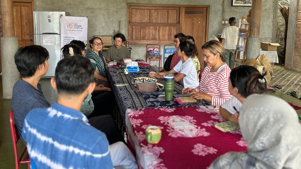 Zine Workshop for Grief Healing: Holding Memories Together